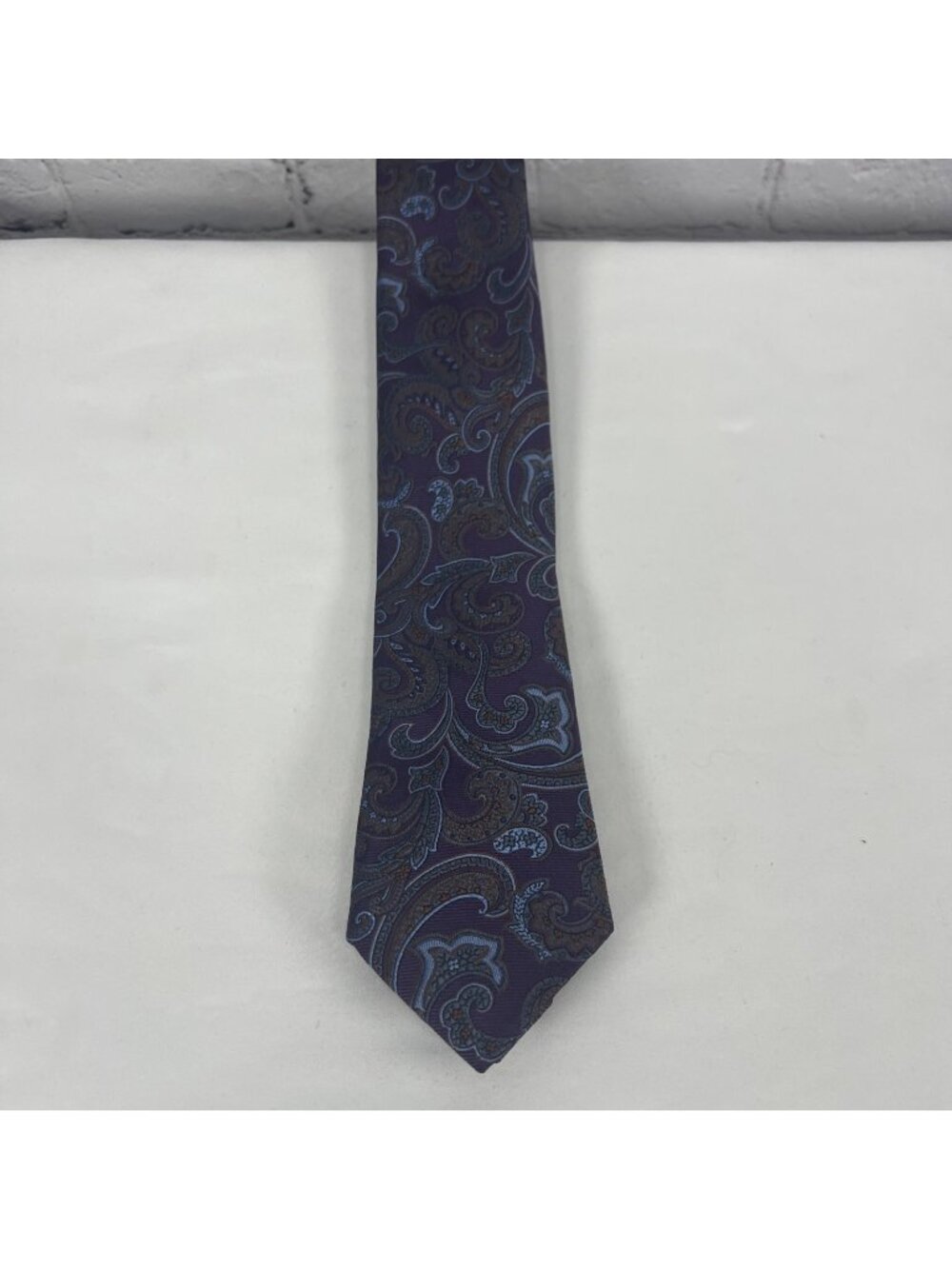 Jos A Bank Purple Signature Gold 100% Silk Paisley Neck Tie 58"x3”